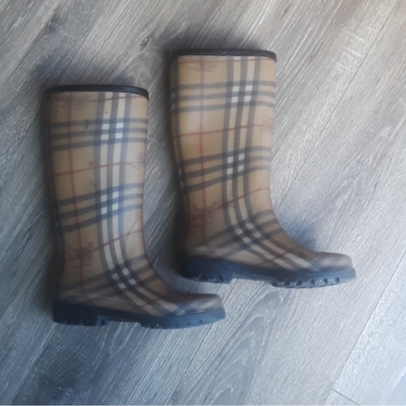 Authentic Burberry Rubber Rain boots - Picture 1 of 10